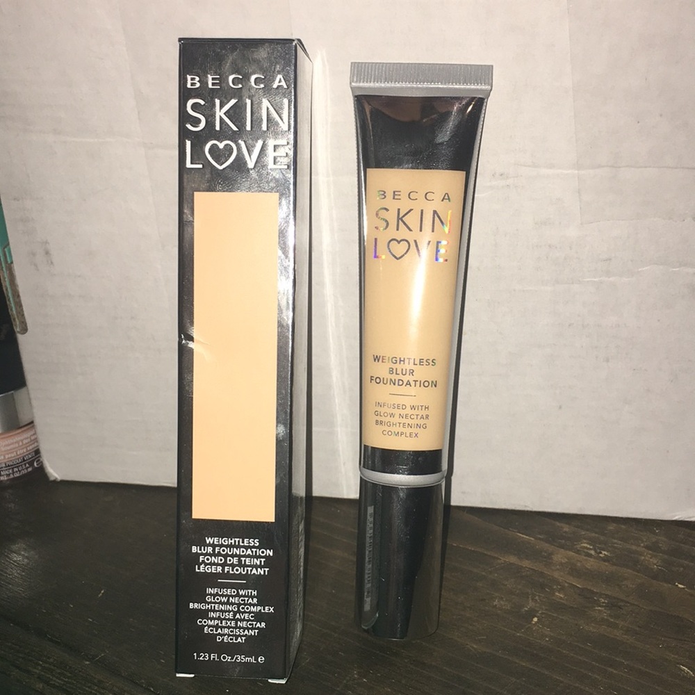 Becca Skin Love Weightless Blur Foundation